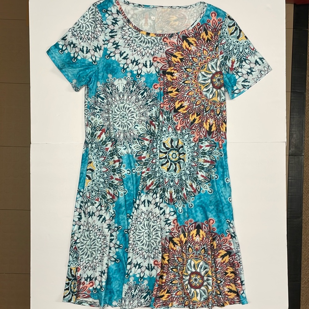 Colorful Lightweight Dress - Picture 5 of 8